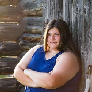 Meet your Posher, Caitlin